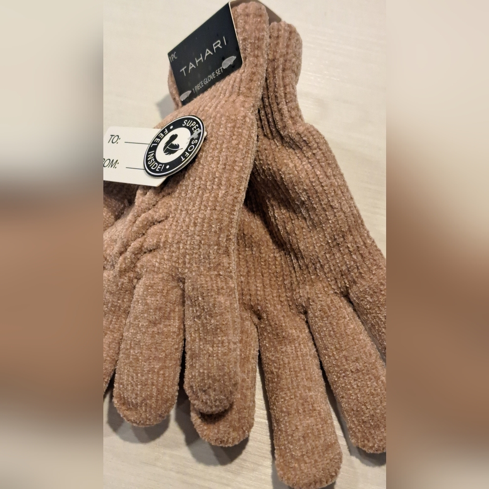 Tahari Cozy Beige Gloves - Picture 4 of 5